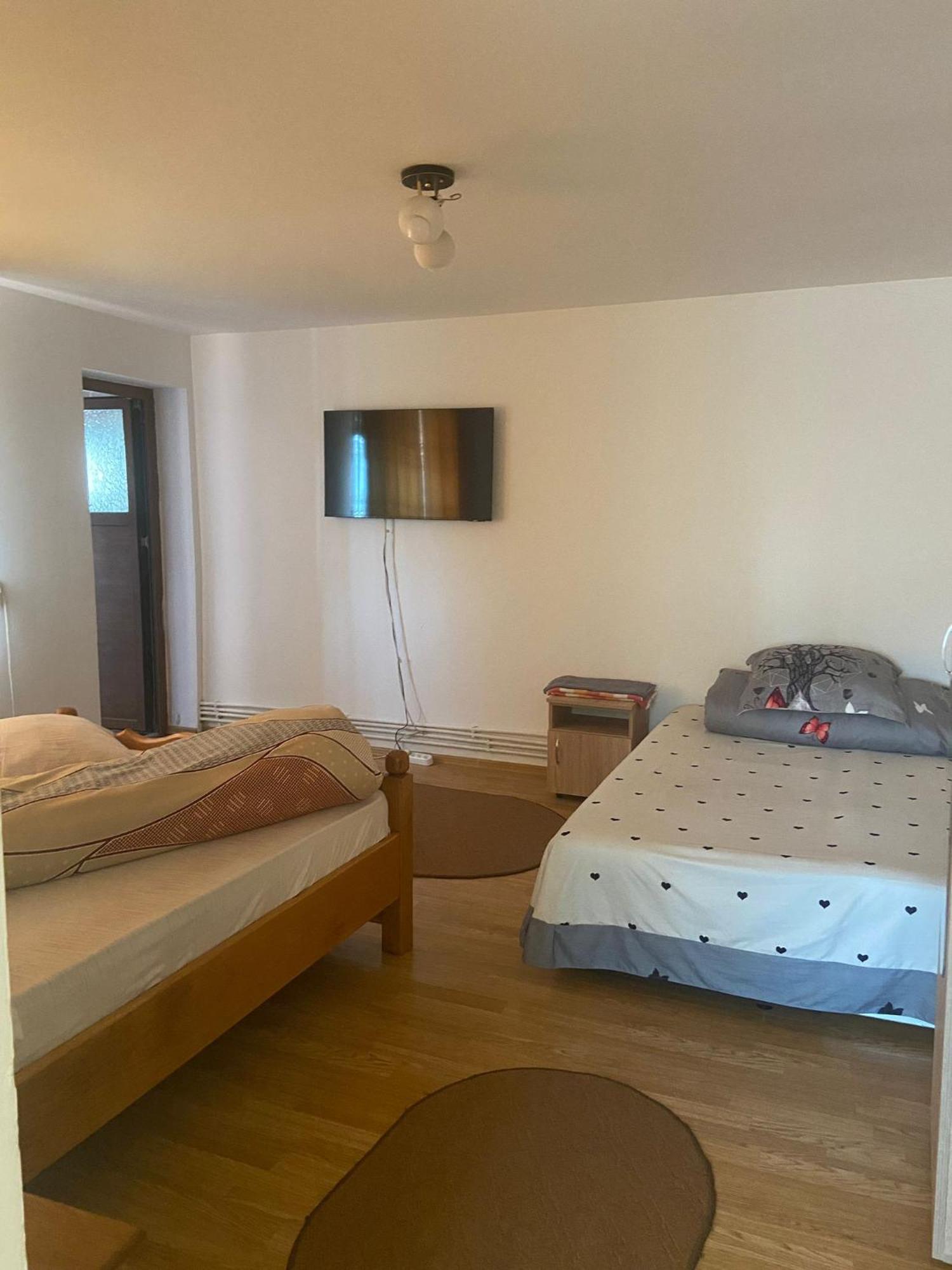 Pensiunea Casa Deny Novaci-Străini المظهر الخارجي الصورة